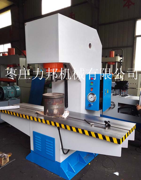 枣庄香蕉影视成人网站机械生产的液压校直机侧面展示